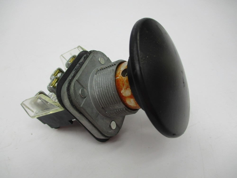 ALLEN BRADLEY 800T-D2LA SER.T PUSHBUTTON BLACK NSMP
