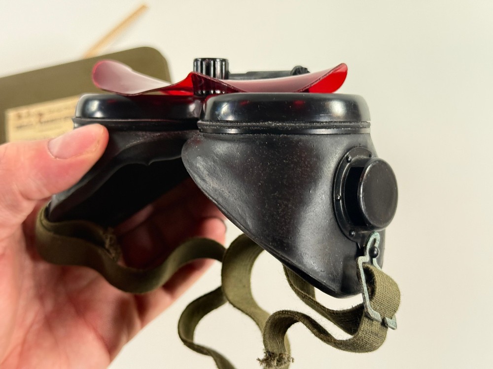 WW2 Variable Density Goggles w/ Tin glasses red visor 74-G-79-40 goggle mask