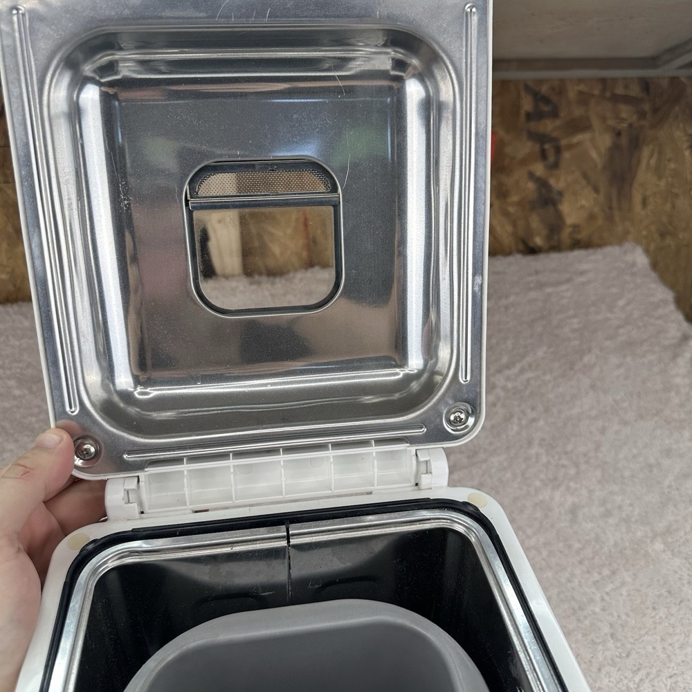 Hitachi Automatic Bread Maker Home Bakery Machine HB-B101 Tested Working