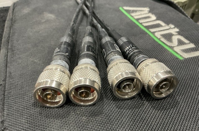 Anritsu MS2721B HandHeld Spectrum Master Analyzer w/ Tracking Generator MS2721