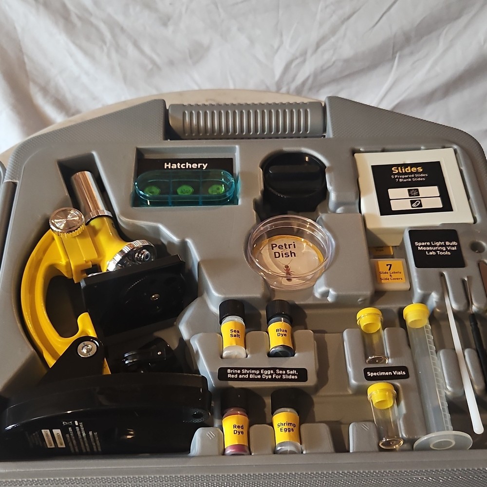 National Geographic 900X Microscope Set with Experiments, Carry Case, Age 8+