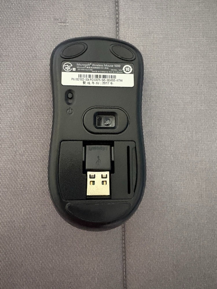 Microsoft Wireless 850 Desktop Keyboard/Mouse PY9-00002 Combo with USB Dongle