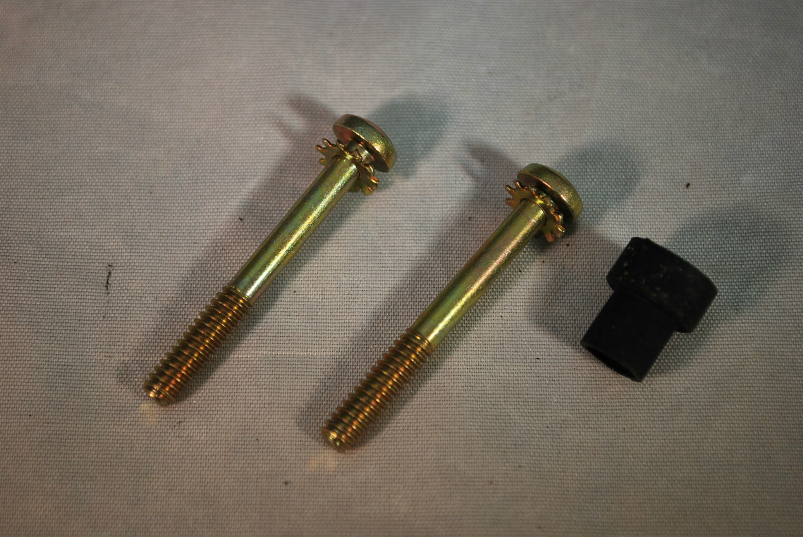 New Johnson Evinrude OEM Outboard Coil 584477 BRP/OMC