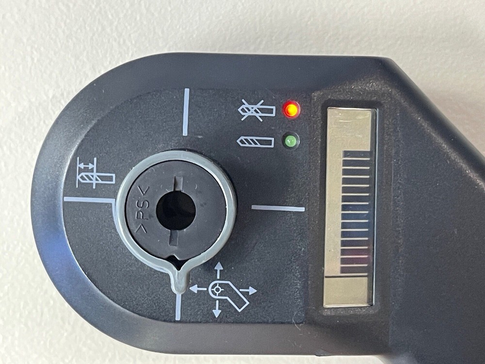 Bosch - DMO 10 - Digital Metal Detector - TESTED & WORKING - DMO10