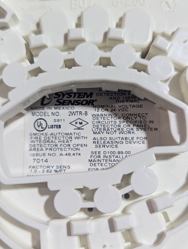 System Sensor 2WTR-B Photoelectric Smoke Detector 2WTRB 2-Wire Plug-In with Base