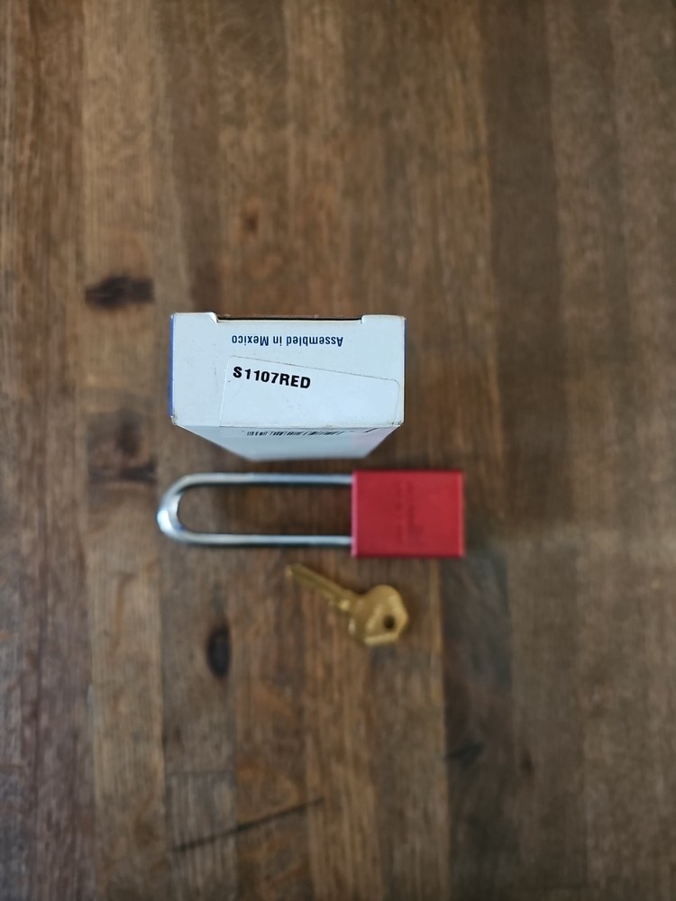 American Lock S1107Red