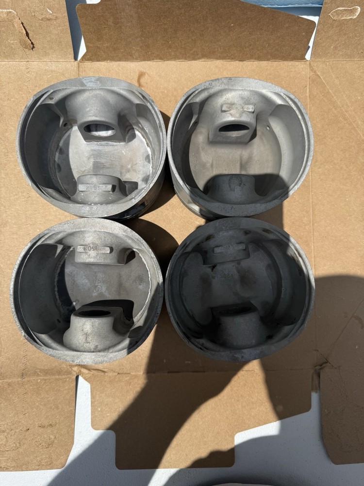 Lycoming Pistons Part# 75984