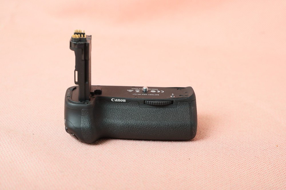 Canon BG-E21 Battery Grip for EOS 6D Mark II