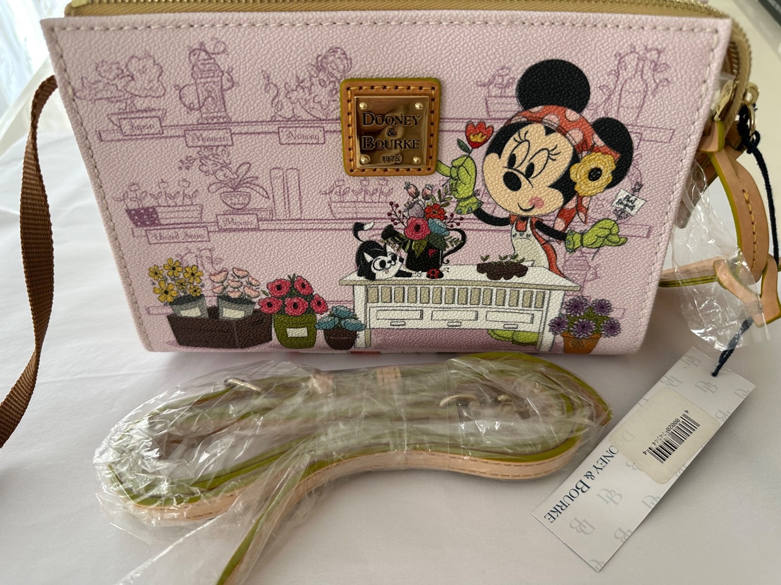 DISNEY DOONEY & BOURKE 2018 FLOWER & GARDEN MINNIE FIGARO CROSSBODY NEW