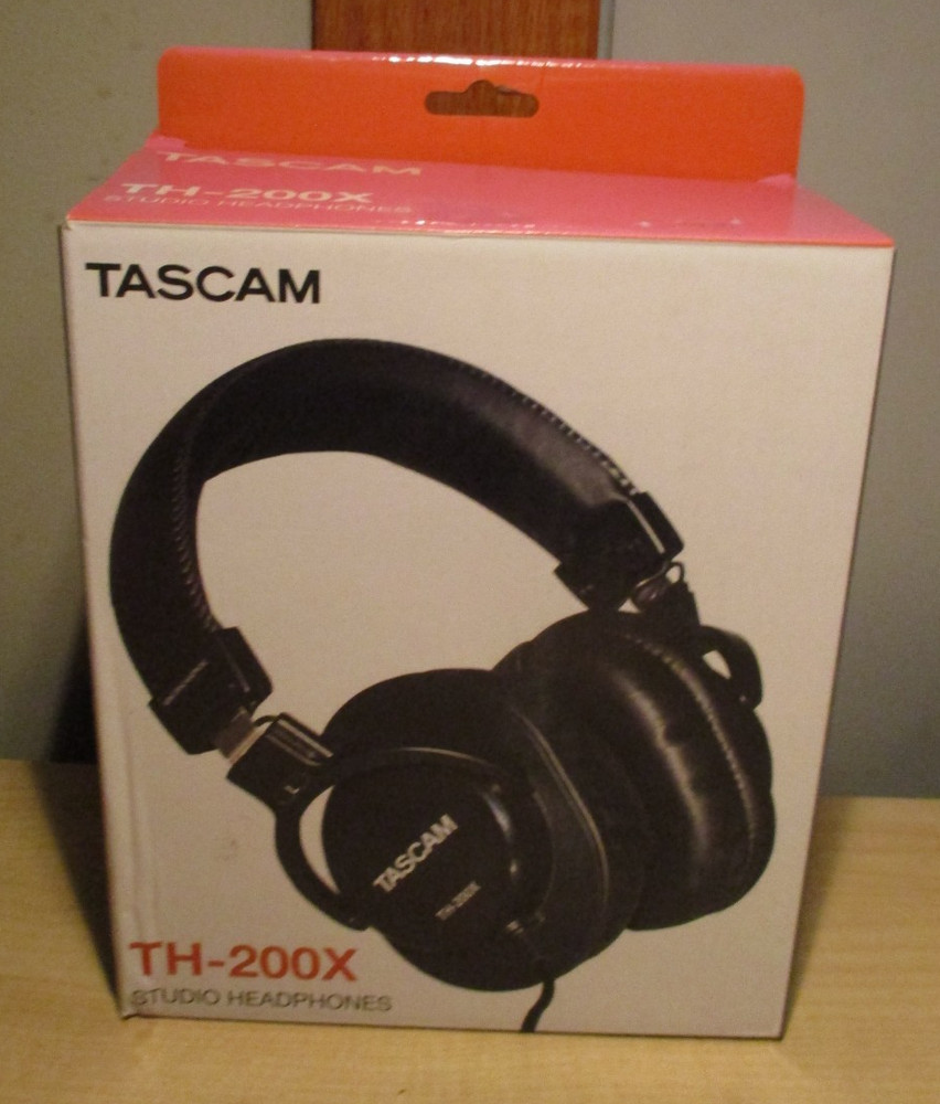 TASCAM TH-200X Studio Headphones