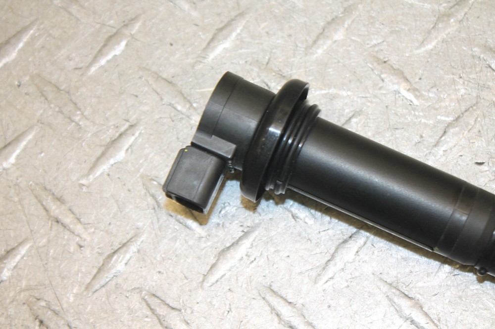 2015 YAMAHA FJ09 IGNITION COIL SPARK PLUG CAP