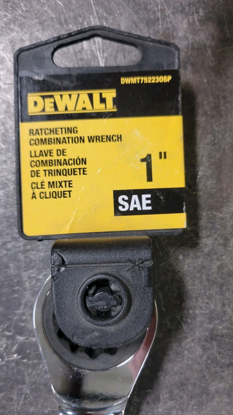 DEWALT Long Panel 1" Ratcheting Combination Wrench SAE *DWMT75223OSP