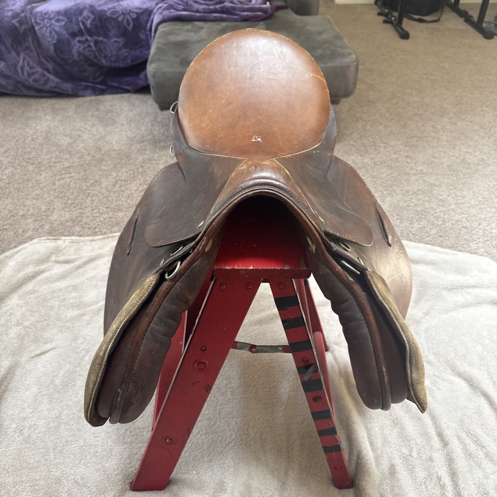 Stubben Siegfried Extra Jump Saddle 17"