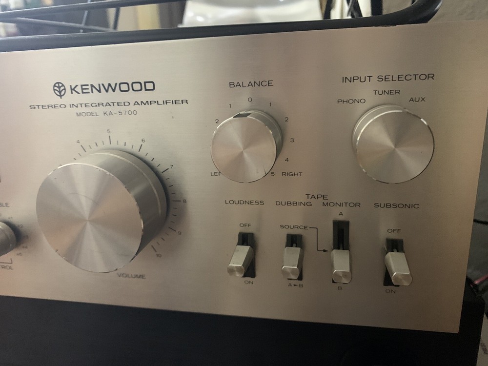 Kenwood KA-5700 Stereo Integrated Amplifier Receiver Audio Component READ