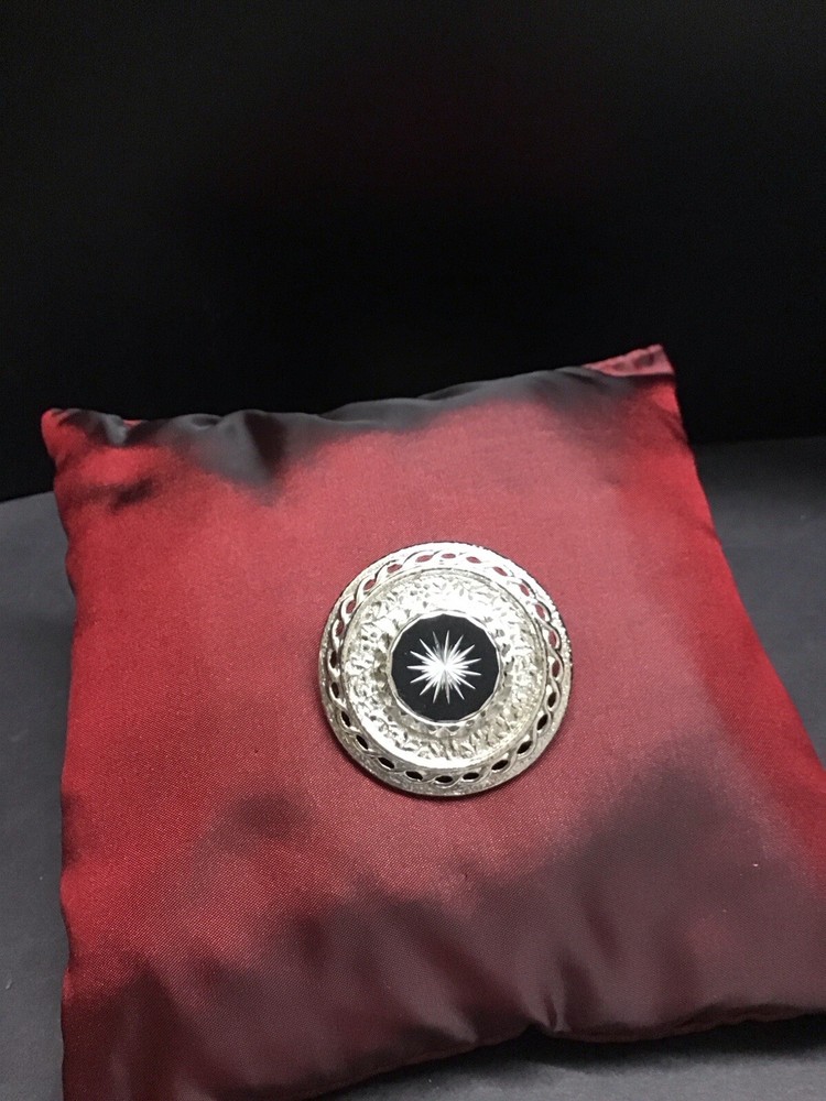 VINTAGE   DESIGNER  BROOCH
