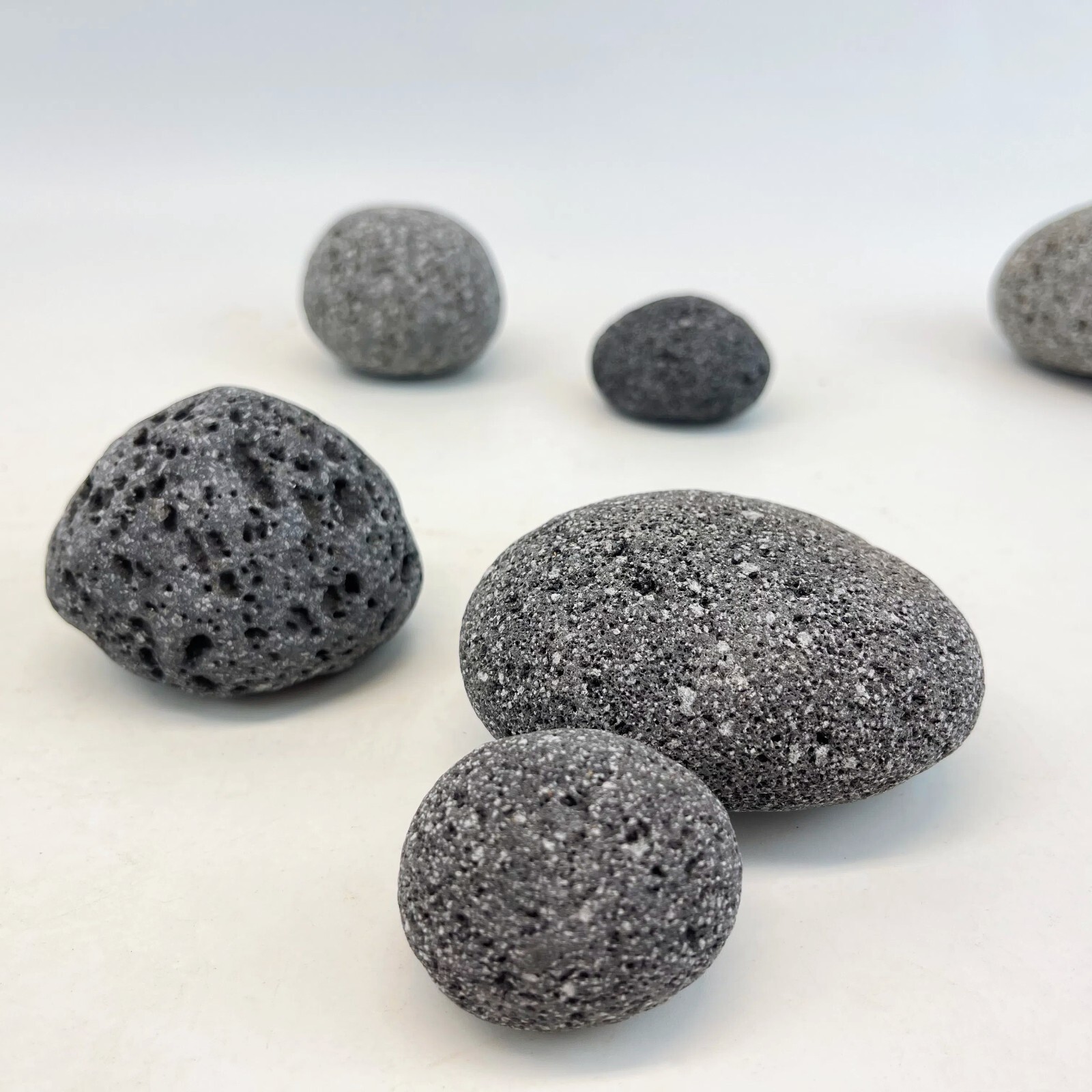 Tumbled Black Lava Rock Pebble/Planted Aquarium/Decoration/Hardscape/NaturalSton