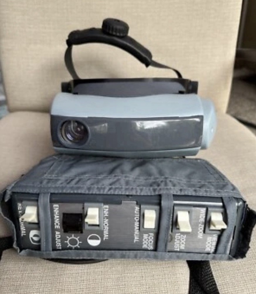 Visionics Low Vision Enhancement System LVES Model LC30A Aurora