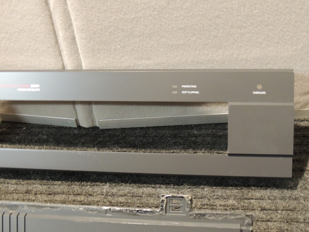 NAD 2600 A Power Amplifier Face Plate