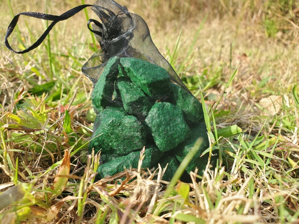 LEAF GREEN DECORATIVE ROCKS