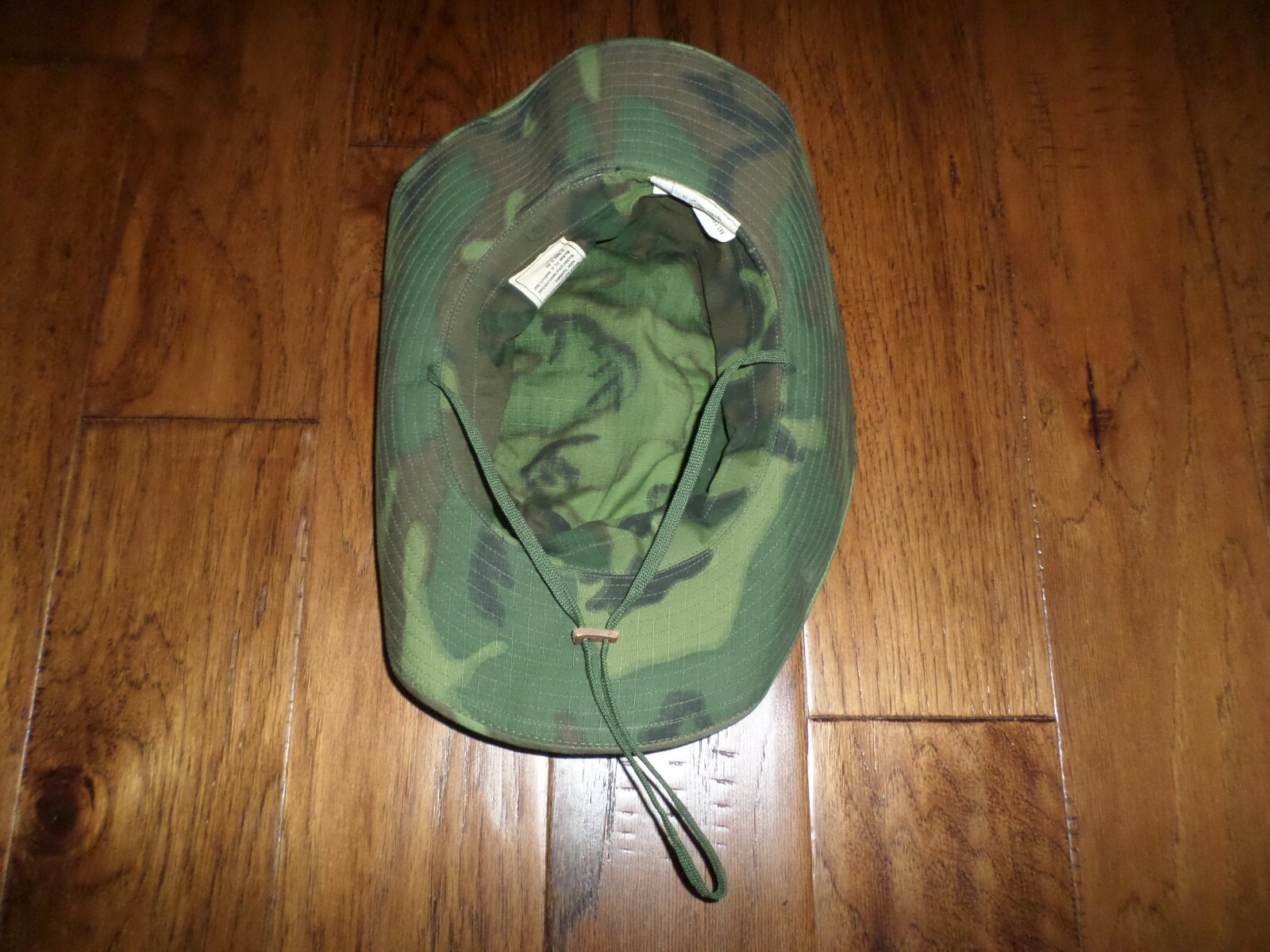 U.S MILITARY ISSUE VIETNAM JUNGLE HAT CAMOUFLAGE BOONIE HAT GENUINE 1968 SURPLUS