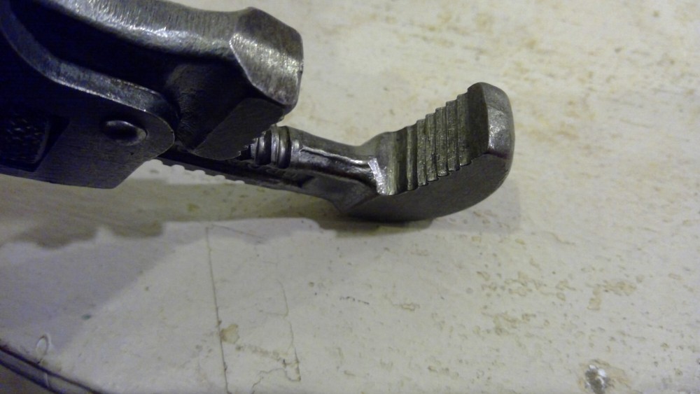 SMALL TRIMO SIZE 8" ADJUSTABLE PIPE WRENCH - VINTAGE
