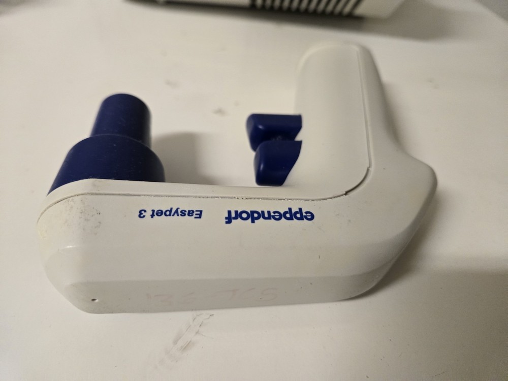 Eppendorf Easypet 3 Electronic Pipette Controller with Charger