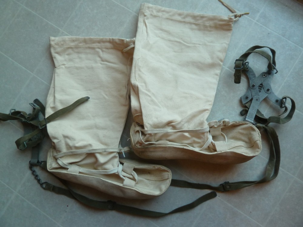 WW2 Pair US Arctic Snow Mukluks White Leather Soles Size Medium, W/ Ice Creepers