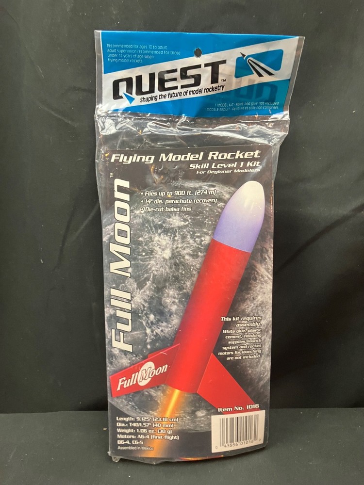 Quest Full Moon Flying Model Rocket Kit #1016 - OOP