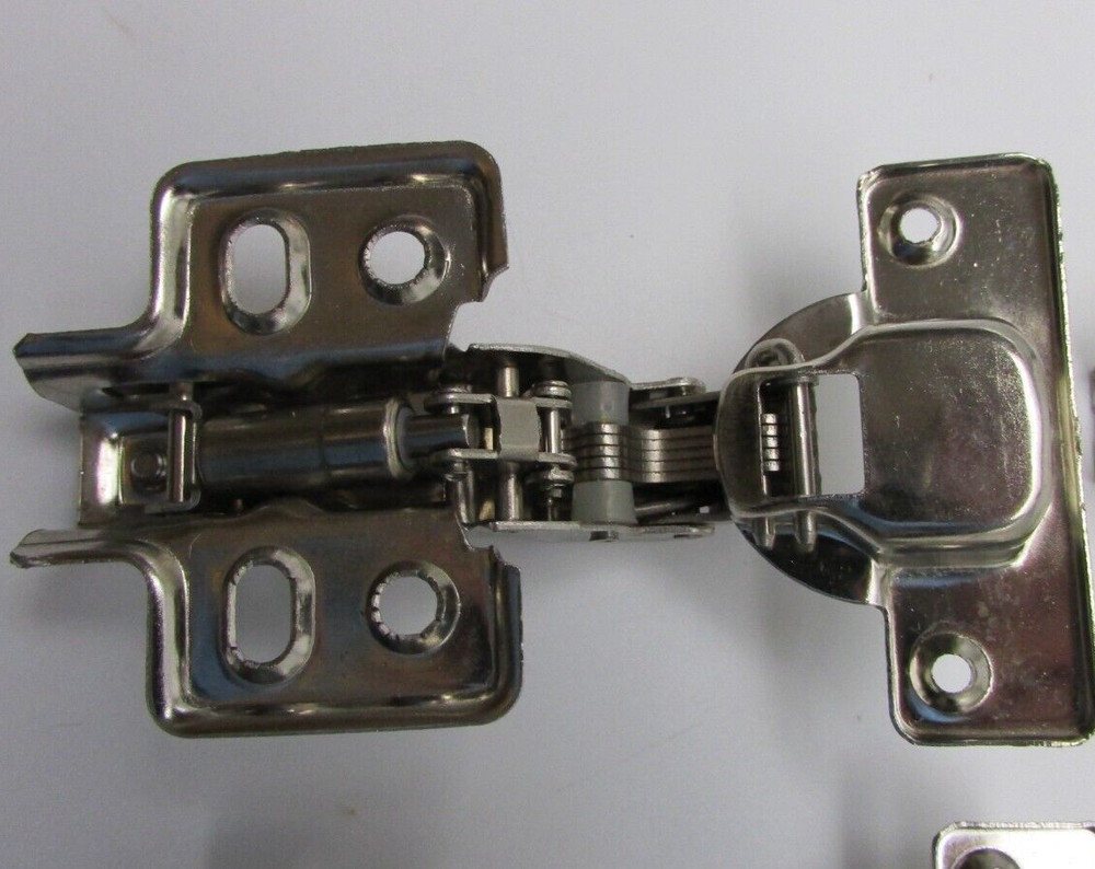 (6) SELF CLOSING CABINET HINGES WINGED BASEPLATES Unbranded