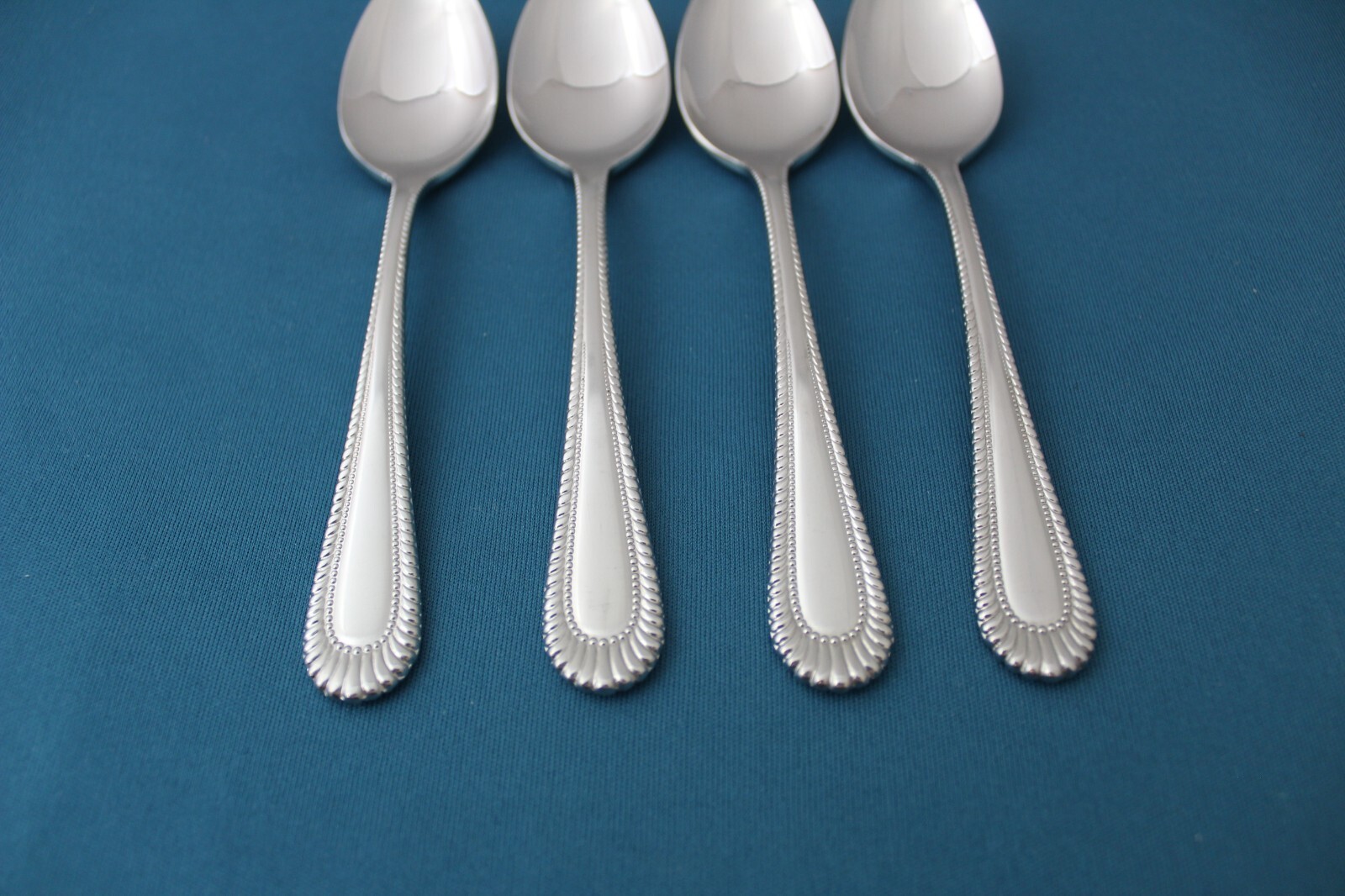 4 Teaspoons Wallace WICKHAM Glossy Half Bead 18/8 Stainless Japan 6 1/8"