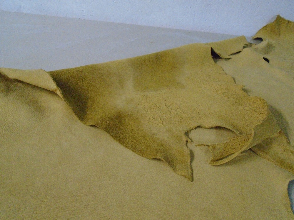 Nubuck Deer Leather #0018937 Row 151