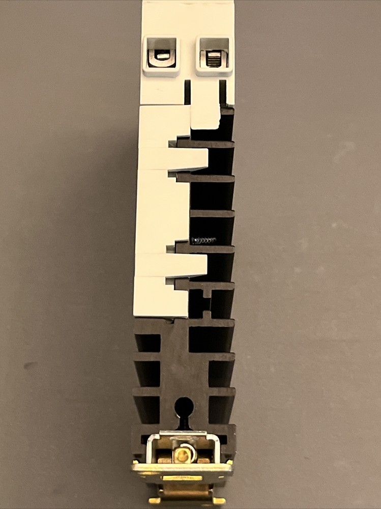 Crydom GNR20DHZ Cooltech Solid State Relay DIN Rail New