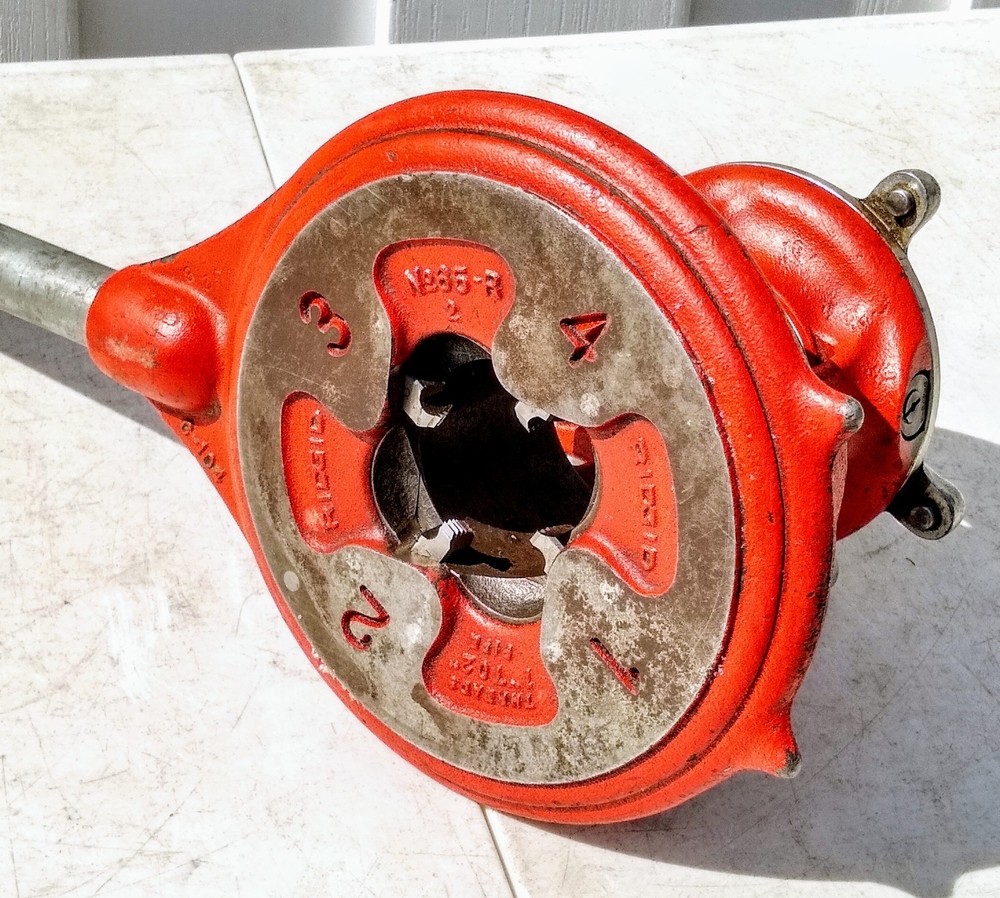 RIDGID 65R  1-2" ADJUSTABLE PIPE THREADER RECEDING W/ HANDLE  VG+