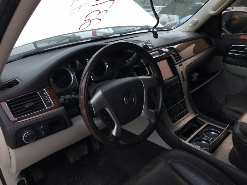 2011-2014 CADILLAC ESCALADE Blind Spot Alert Computer Module RIGHT side 777918