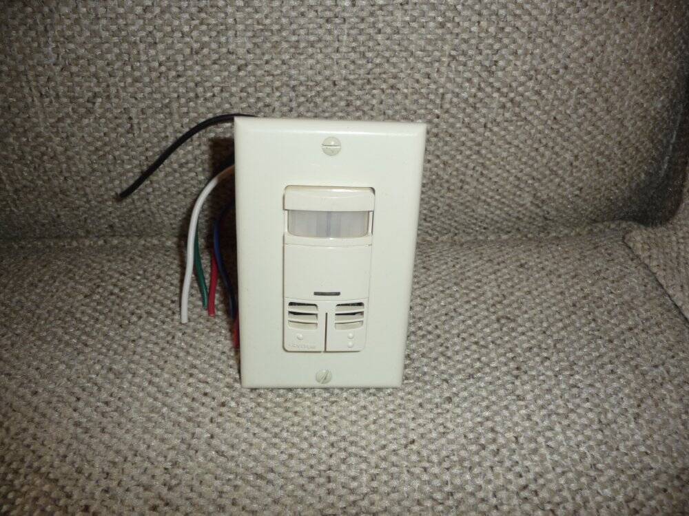 Leviton OSSMD-FTT Multi Tech Dual Relay Sensor W/ Fan Timer Switch Almond