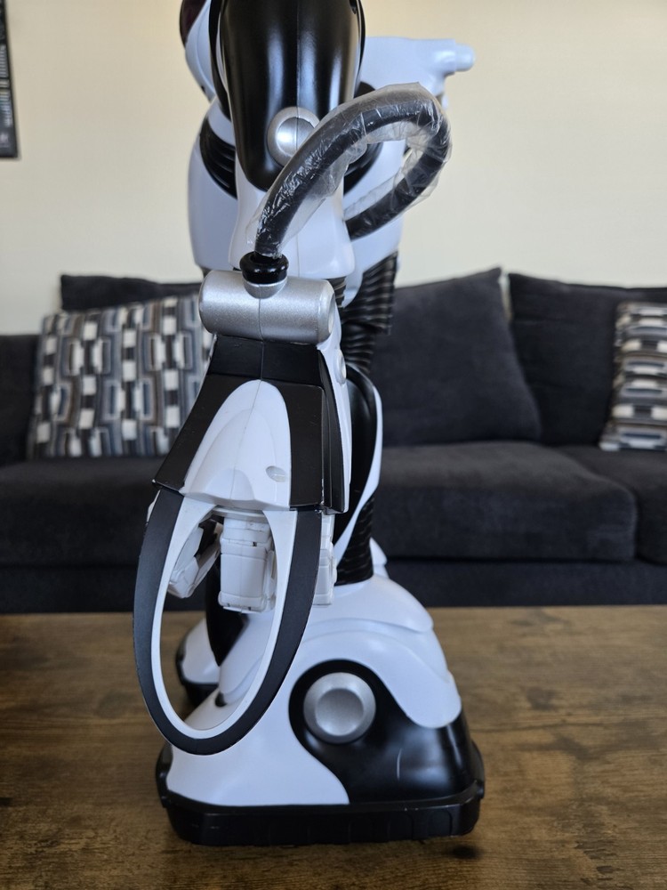 WowWee Robosapien V2 – Tested, Works–Read Description (As-Is)