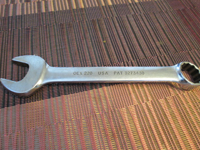 Mechanics Snap-OnTool 11/16" OEX220 12 pt. Combination wrench