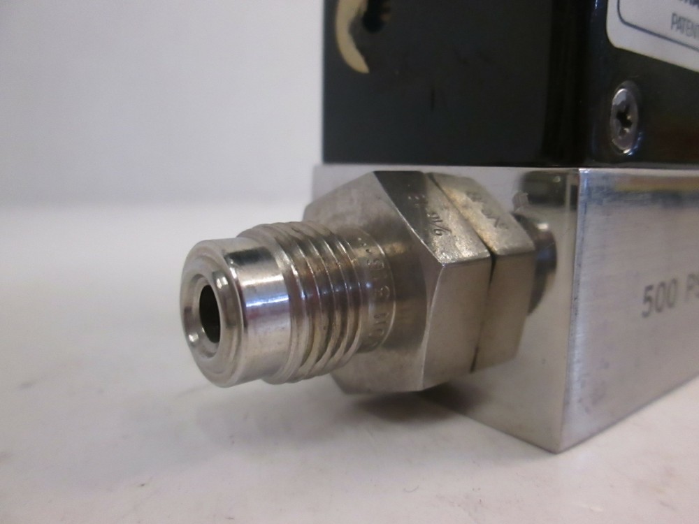 Unit UFC-1000 Mass Flow Controller MFC, O2, 1 SLM