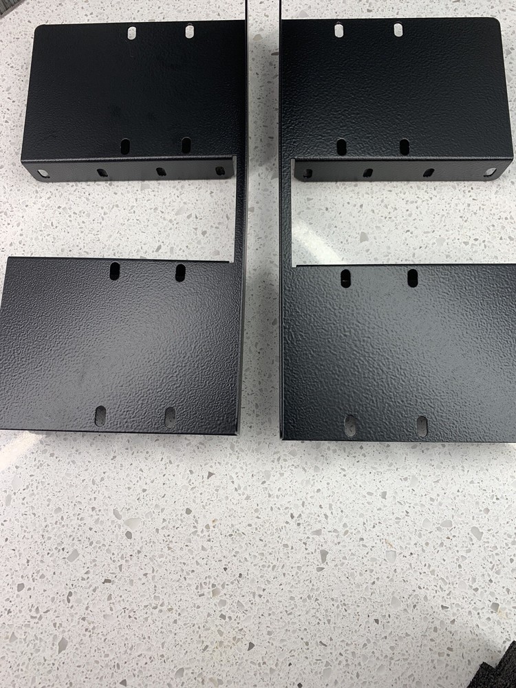 Liebert 4U Center Mount Bracket 4UTELECOMRKIT