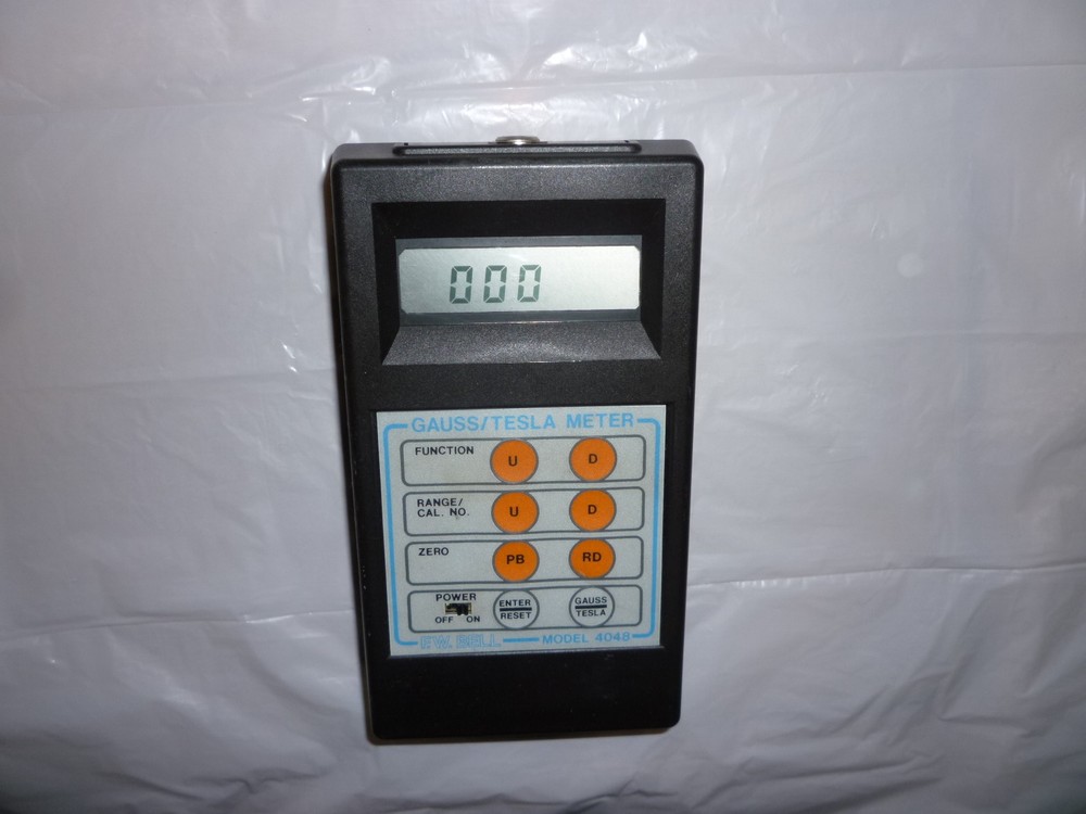 F.W. BELL MODEL 4048 GAUSS/TELSA METER