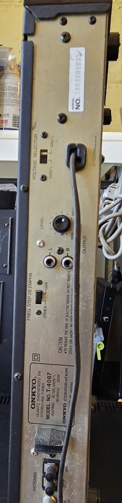 Onkyo Integra T-4087 Stereo Tuner, No Remote, Powers On Untested