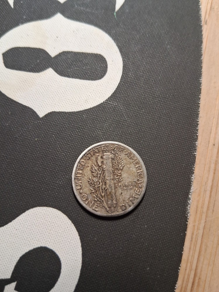 Mercury Dime 1940 w Silver