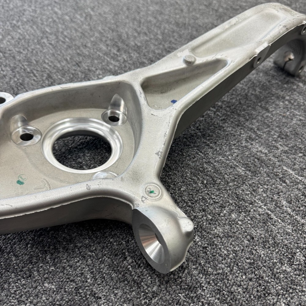 OEM For 2017-2023 Tesla Model 3 Front Left Steering Knuckle 1044311-00-E