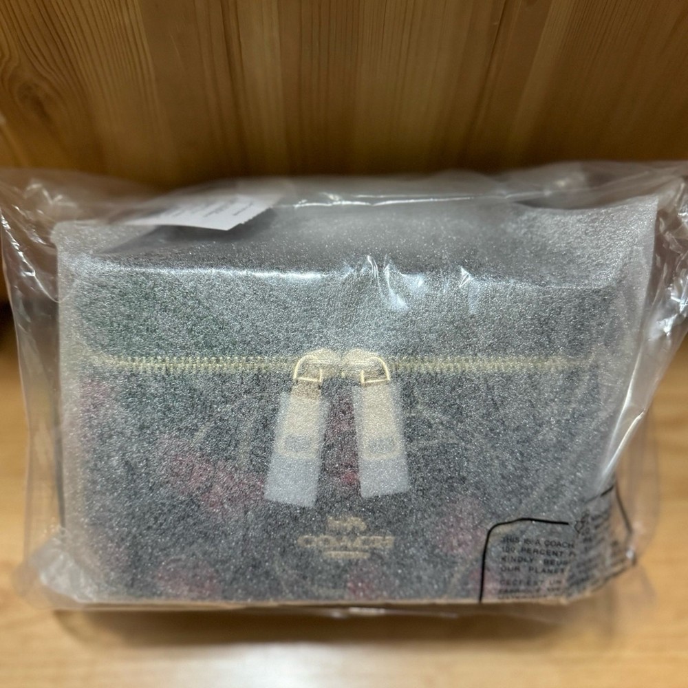 NWT ❤️ Coach Cosmetic Case With Cherry Print