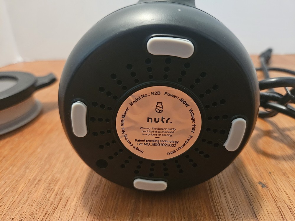 NUTR Single-Serving Nut Milk Maker Blender Black N2B Works - No strainer