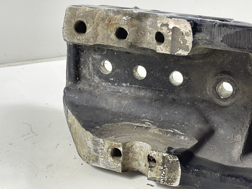Freightliner Coronado Frame Mount Bumper Bracket Front Left OEM 15-20267-000