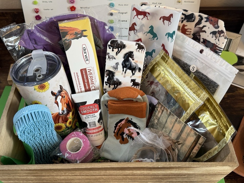Lucky Equine mystery Scoop