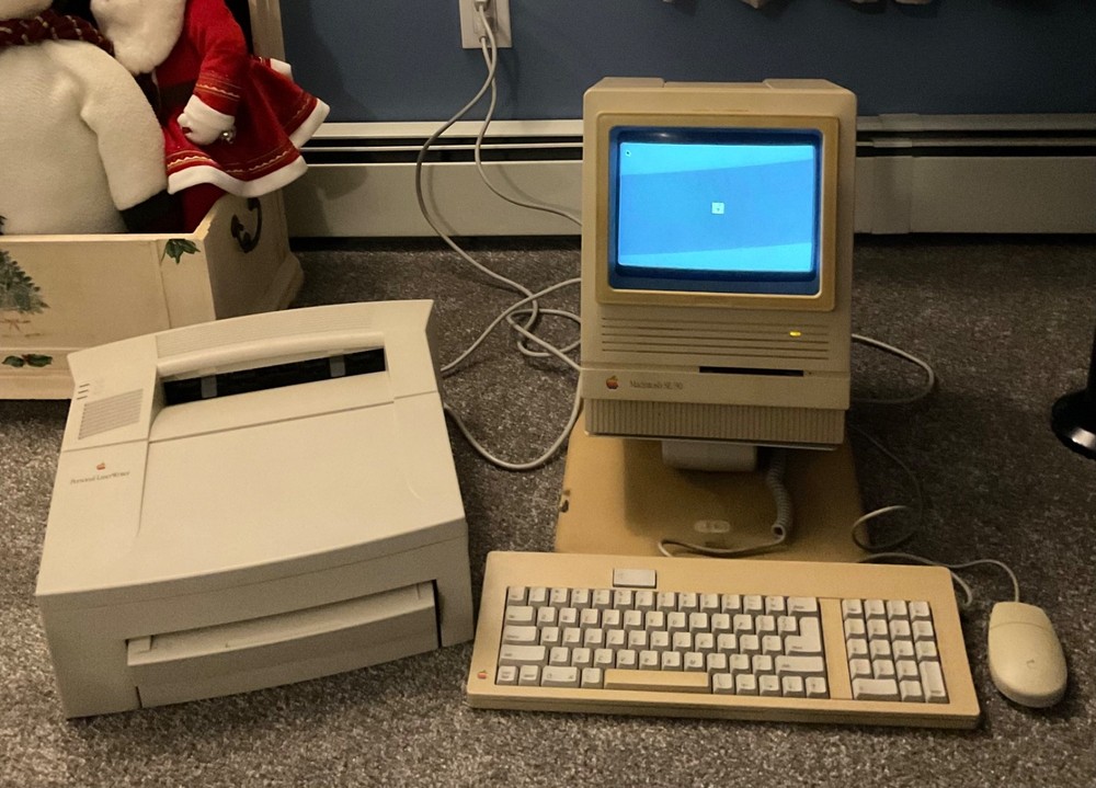 Vintage APPLE Macintosh SE/30 COMPUTER Model M5119 w Keyboard, Mouse, & Printer