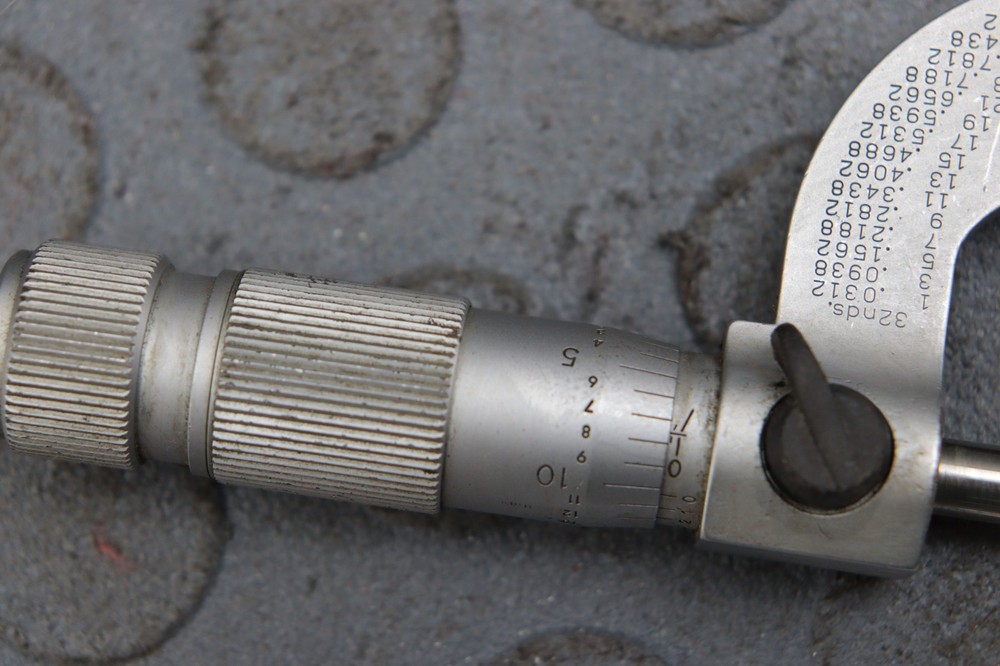 BROWN & SHARPE 0-1'' MICROMETER LOC7980