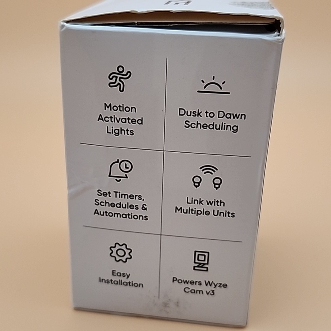 Wyze Lamp Socket Power Adapter for Wyze Cam v3/v4 (Camera Sold Separately)